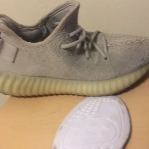 Yeezy 350 v2